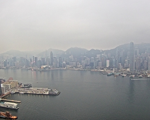 預測今日多雲有幾陣驟雨。天文台圖片