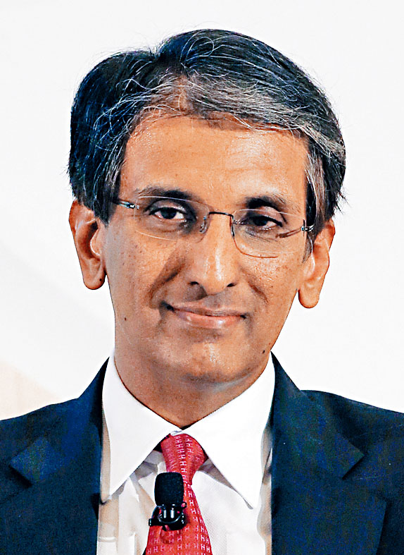 何晶的接班人狄瀾。