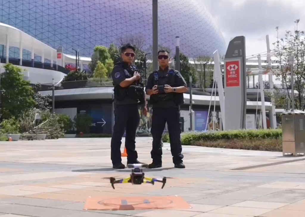 警察無人機隊會在十五運會舉行期間進行高空監察，將場館周邊實時影像傳遞到指揮及控制中心，協助人員實施人流及交通管制措施。 警方提供圖片