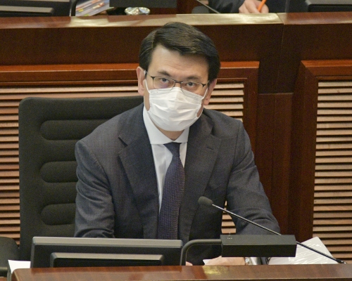 邱騰華書面回覆議員質詢時指，美國於兩地貿易得益大。 資料圖片