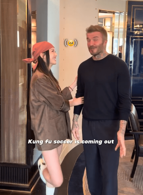 蔡思貝主動摸碧咸。