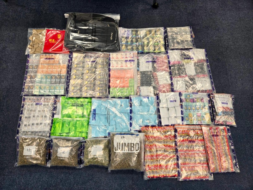 行動中檢獲的毒品總市值約100萬元。警方圖片 行動中檢獲的毒品總市值約100萬元。警方圖片