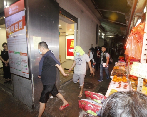 警方反黑組北角破獲住宅牌九檔