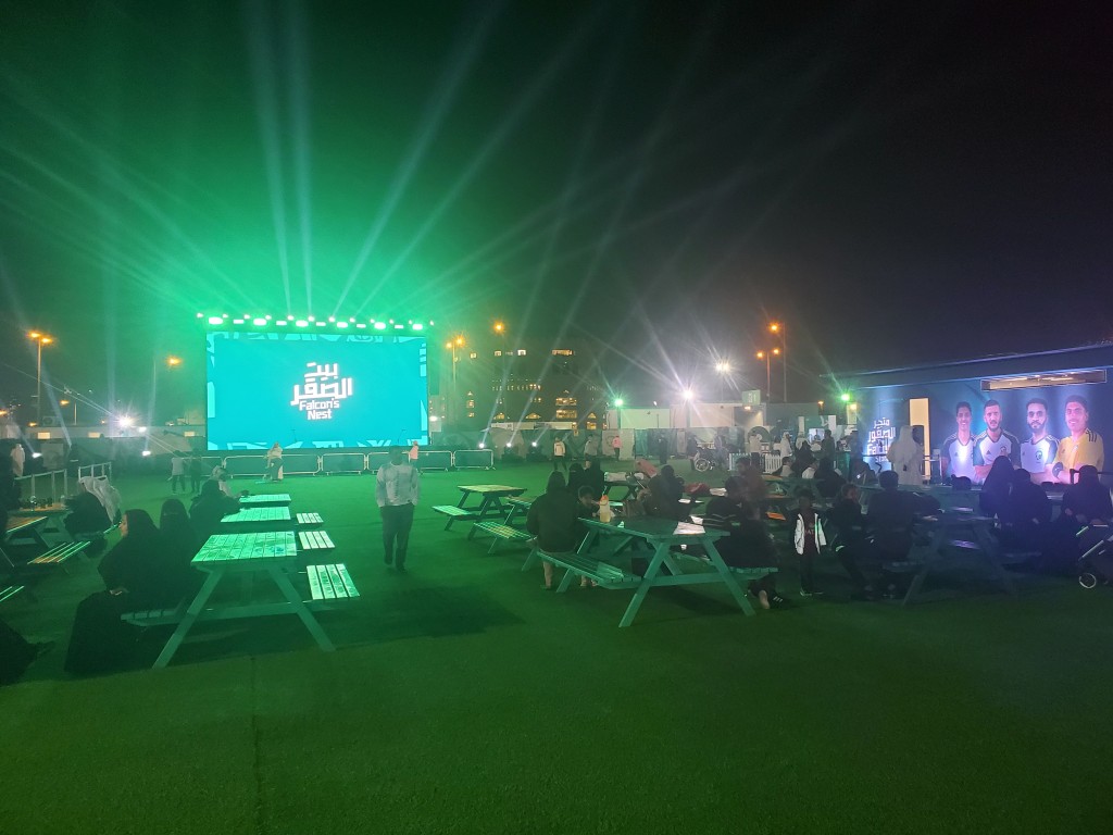 卡塔爾安排多處戶外直播，讓市民及遊客欣賞亞洲盃。 吳家祺攝