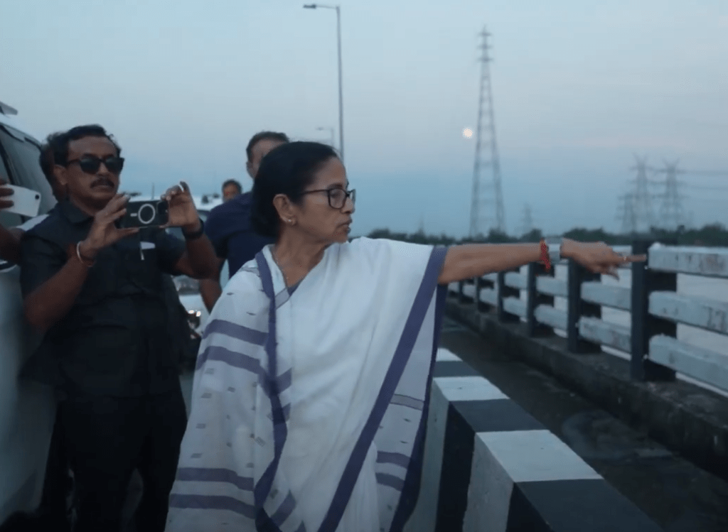 班納吉經常質疑性罪案女受害者。X@MamataOfficial 班納吉經常質疑性罪案女受害者。X@MamataOfficial