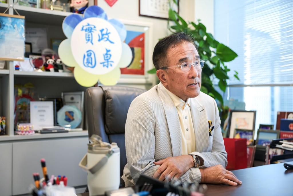 身為監察者,田北辰認為建立在充分認識議題的基礎上,才能「言之有物」。何家豪攝 身為監察者,田北辰認為建立在充分認識議題的基礎上,才能「言之有物」。何家豪攝