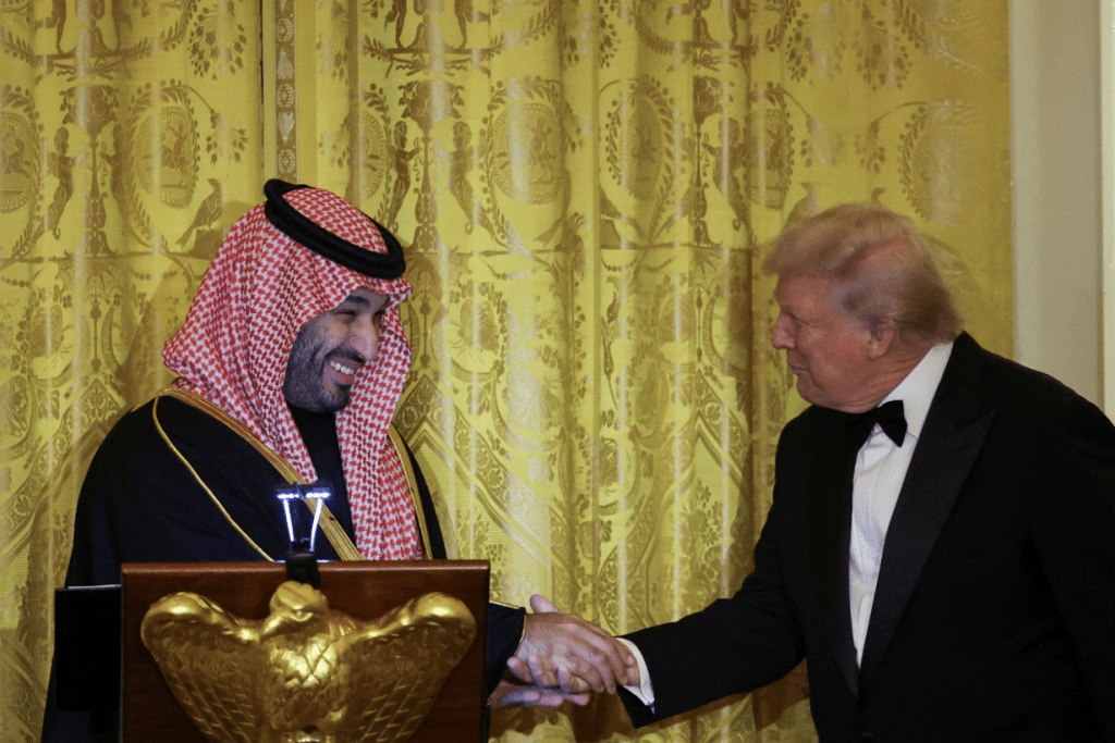 沙特王儲穆罕默德曾在2025年11月訪美，會見特朗普。路透社