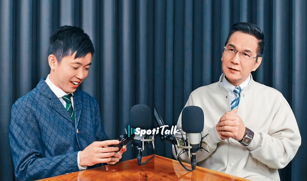 陳啟泰（右）內疚當年未向參戰的好友陳芷菁「提水」。