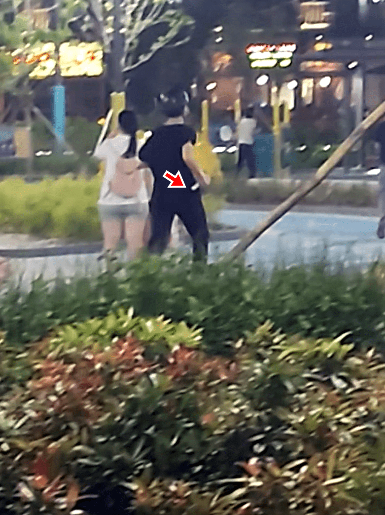 黑衣男持刀在公園狂奔。fb：將軍澳主場