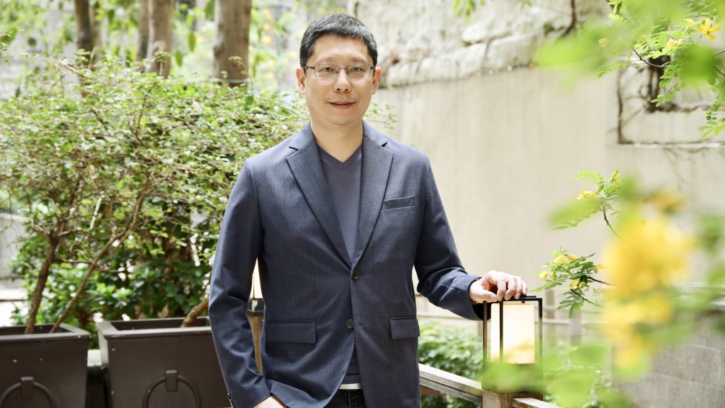 黃傑龍昨日（15日）曾表示，若本港引入「95」辛烷值汽油，估計油價有望降低約10%至15%。