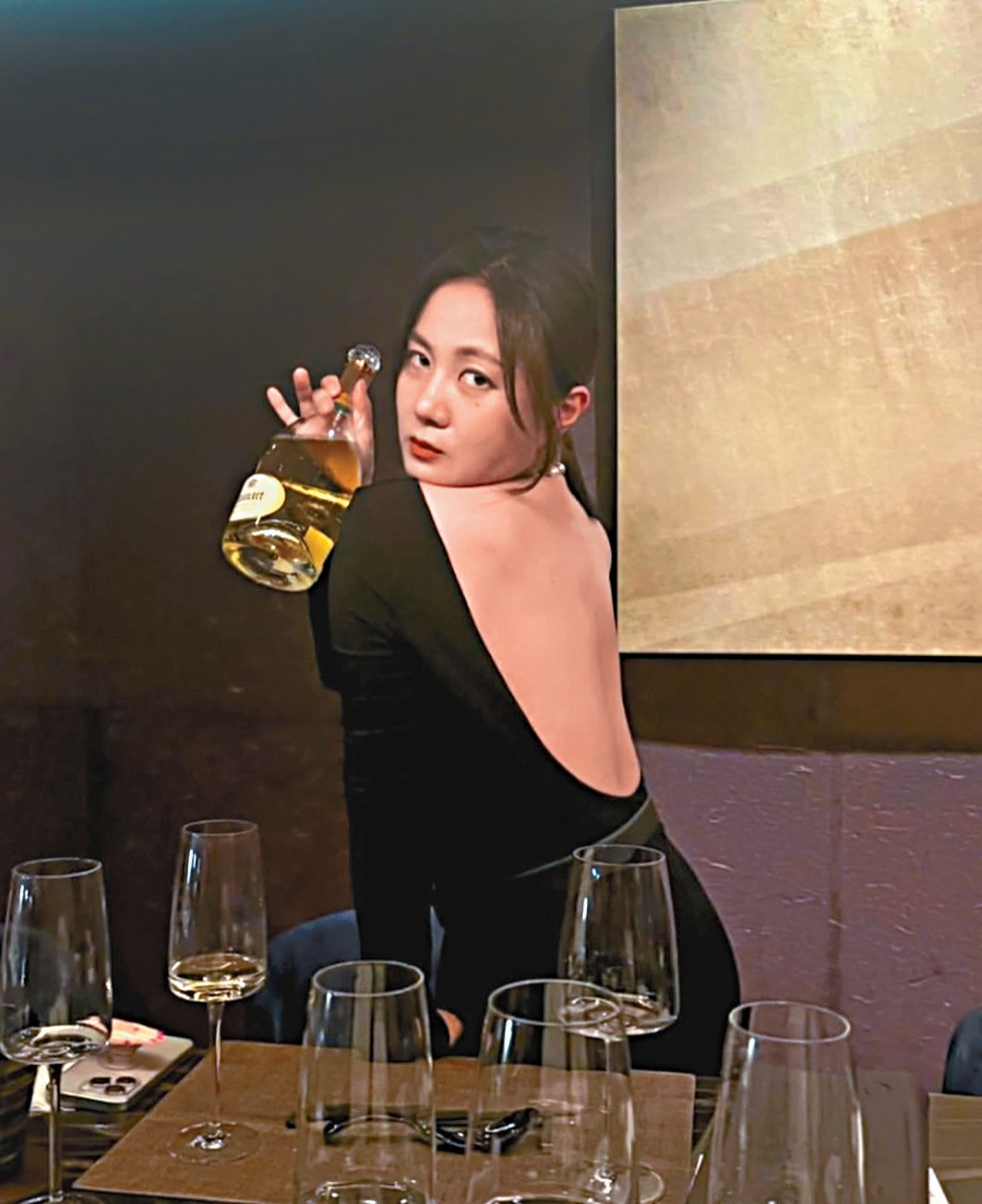 近日因涉職場欺凌和非法醫療塌房的朴娜萊，又被爆性醜聞。