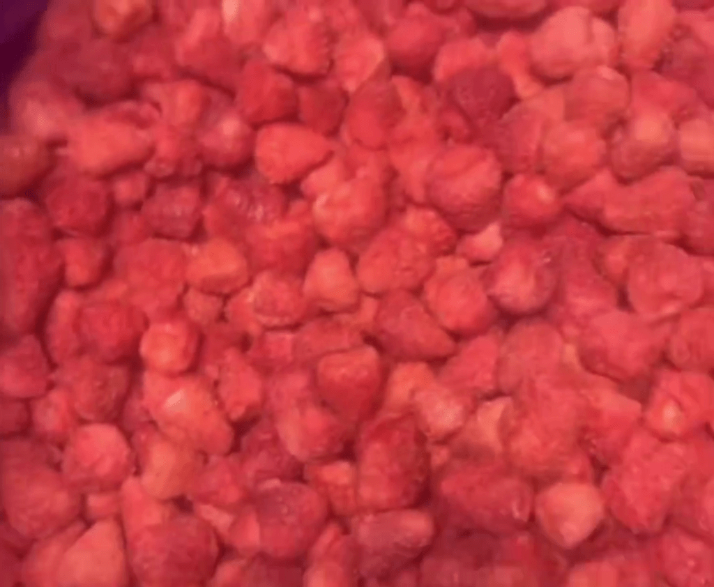 士多啤梨乾有毒重金屬超標10倍。 新京報