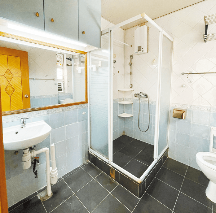 浴室设有淋浴设施，有效排走湿气。