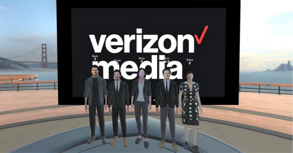 雅虎25周年以虚拟实境举办活动，左起：Verizon Media RYOT Studio EMEA 主管Mark Melling、CSL Mobile个人流动通讯业务董事总经理林国诚、Verizon Media国际事业董事总经理邹开莲、Verizon Media亚太区联席董事总经理陈启滔、Verizon Media亚太区联席董事总经理王兴。