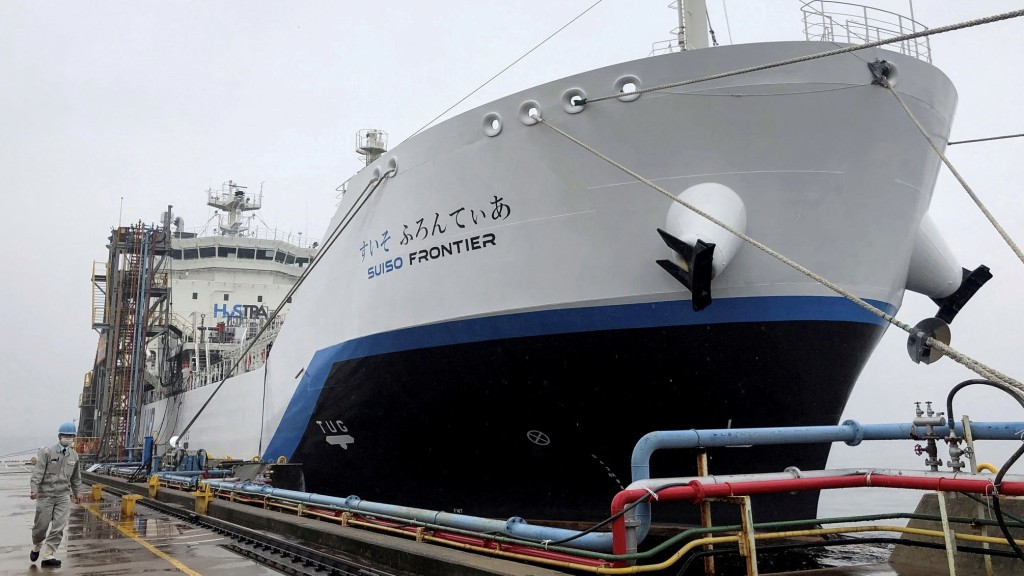 川崎重工建造的液化氫運輸船SUISO FRONTIER。 路透社