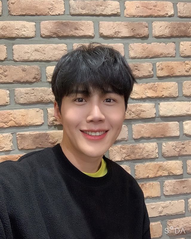 金宣虎被文世潤在頒獎禮上提及。