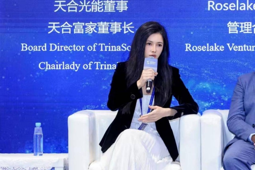 高海純有「最美光二代」稱號。 高海純有「最美光二代」稱號。