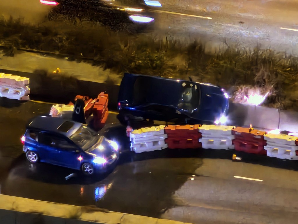 意外中共五人受伤。fb：香港交通事故报料专区