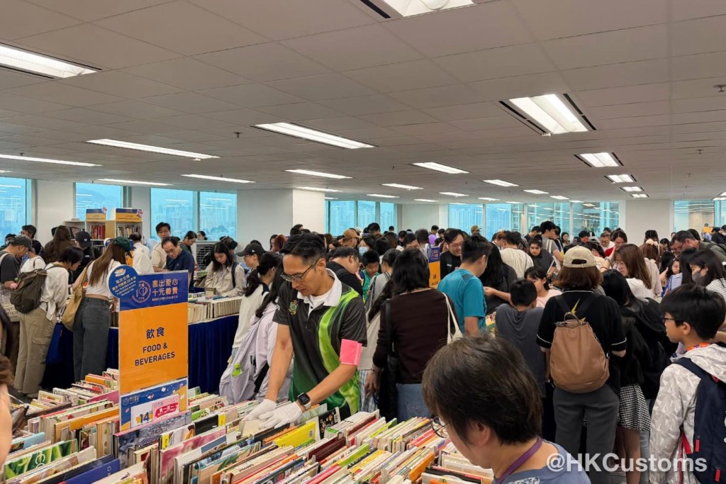 海關義工隊連續第三年支持活動。 海關義工隊連續第三年支持活動。
