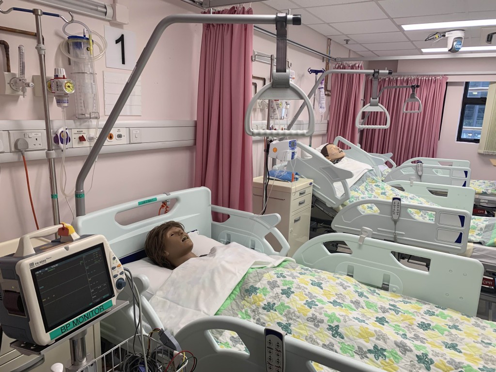 屯门医院普通科护士学校模拟病房内部分设施。