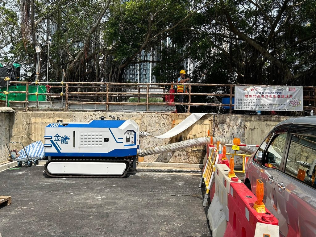 強力排水機械人「金龍」已在鯉魚門候命。FB:下水水 強力排水機械人「金龍」已在鯉魚門候命。FB:下水水