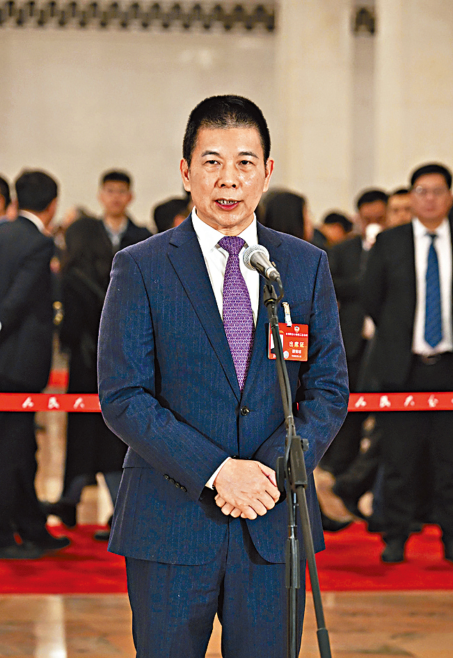 譚錦球以自身經歷，勉勵更多香港青年要積極參與國家建設。