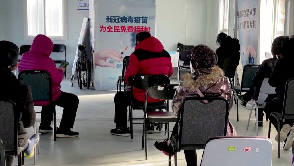 北京加强为市民接种疫苗。REUTERS