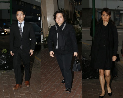 何猷亨、何超蕸、何超鳳。