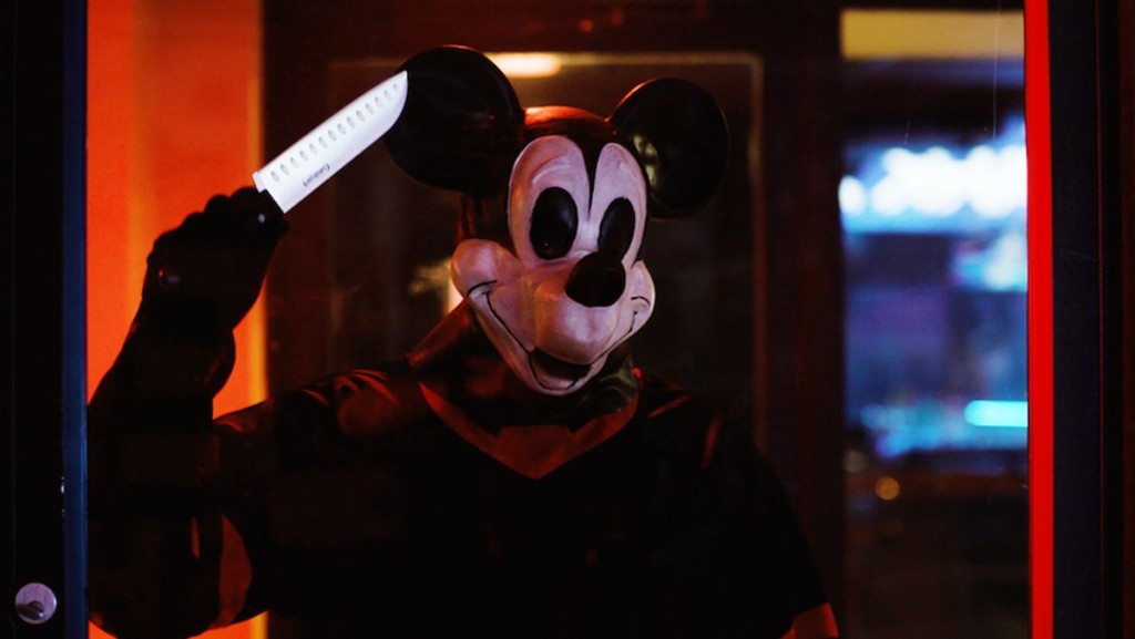 有兩間小型電影公司搶閘宣布開拍兩部以米奇老鼠做主角的低成本恐怖電影，其中之一為《米奇捕鼠器》（Mickey’s Mouse Trap）