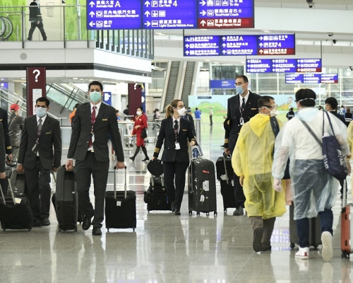 所有免檢疫人士包括機員均須在機場等病毒檢測陰性後離開。資料圖片