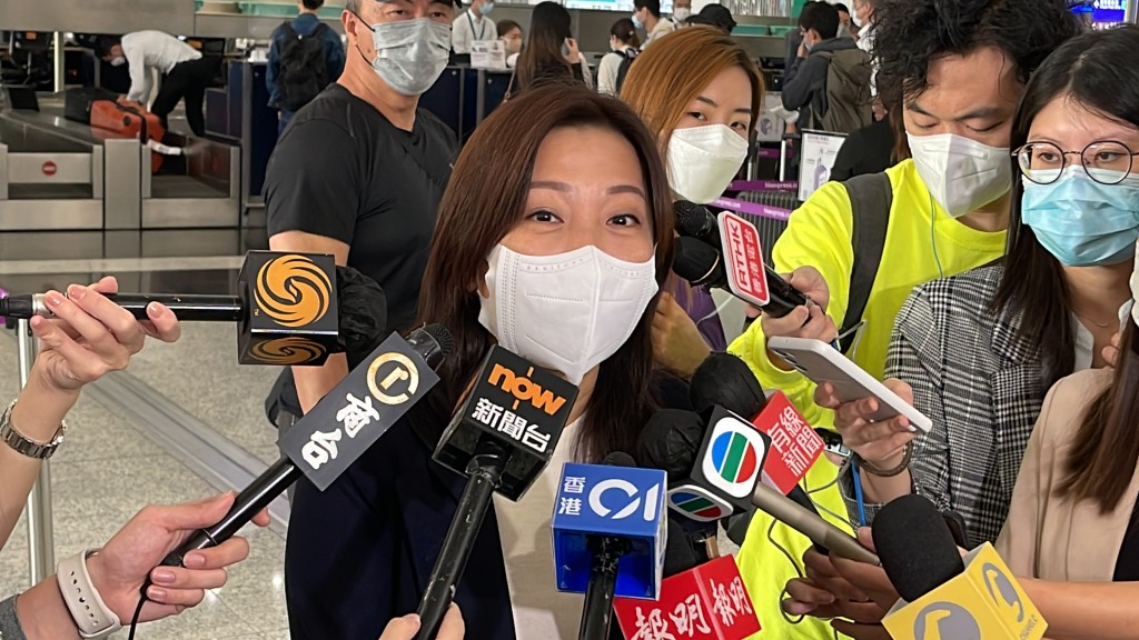 香港快运行政总裁吴洁文指政府宣布「0+3措施」后市场反应很热烈，乘客亦比疫情前更早计划明年行程。