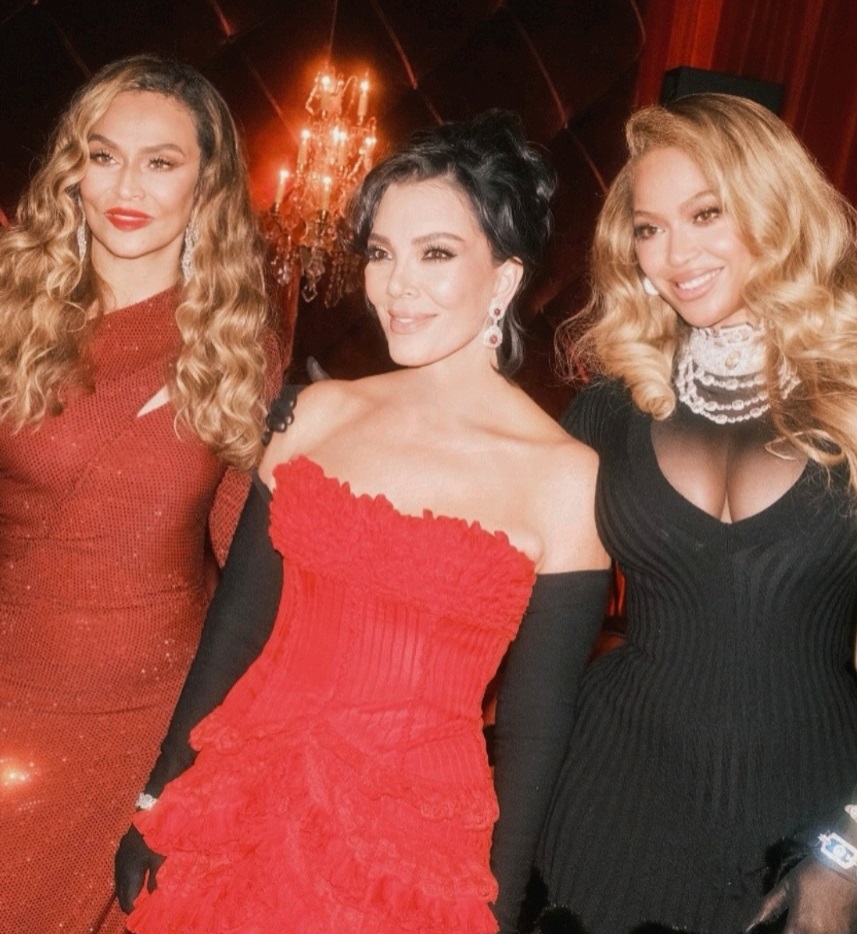 Beyonce（右）自P Diddy受審後即避風頭，今次帶埋媽咪Tina出席派對也是走秘密通道入場。