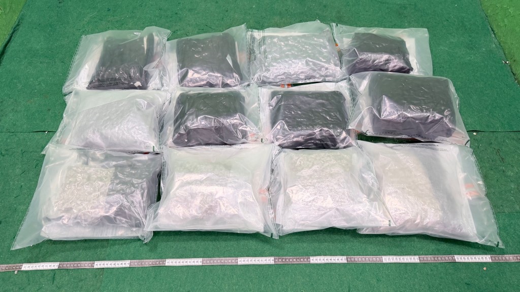 機場海關連拘泰國抵港兩男女 檢400萬元大麻花