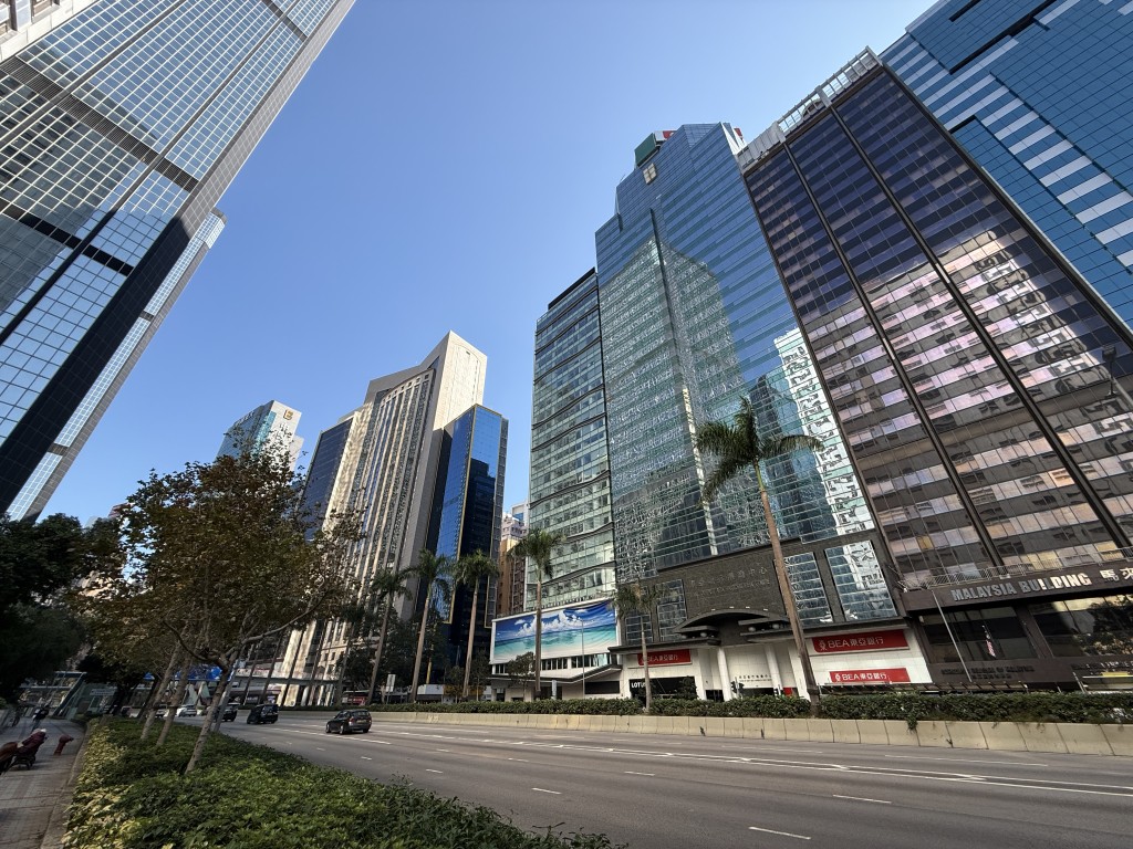 華僑銀行（香港）斥11.6億購入中國華融大廈全幢，作為自用。