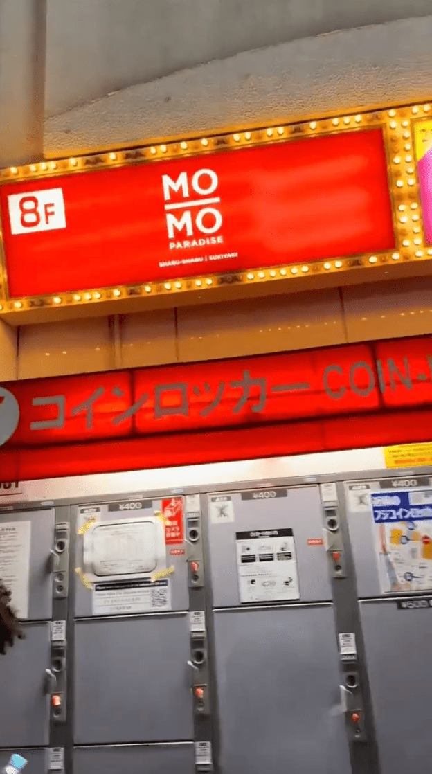 事發地點位於歌舞伎町知名壽喜燒連鎖店「MOMO PARADISE」樓下。X@alex001050 事發地點位於歌舞伎町知名壽喜燒連鎖店「MOMO PARADISE」樓下。X@alex001050