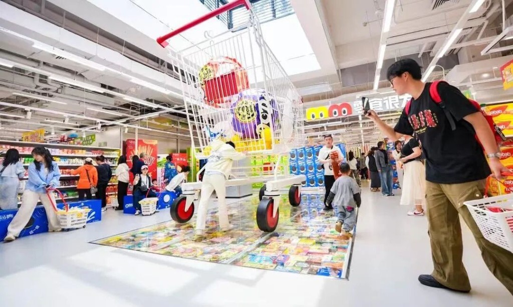 長沙「零食王國」大如30籃球場，滙聚6500品牌超過4萬款零食。文旅湖南