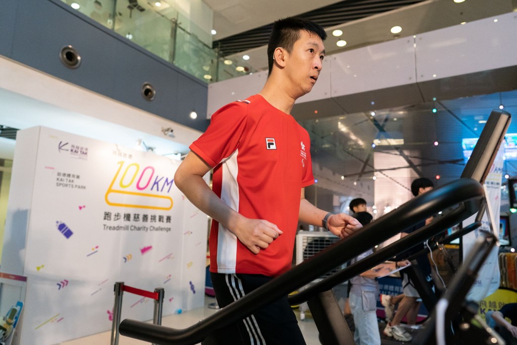 前残奥金牌运动员苏桦伟亦有参与齐齐跑。公关图片