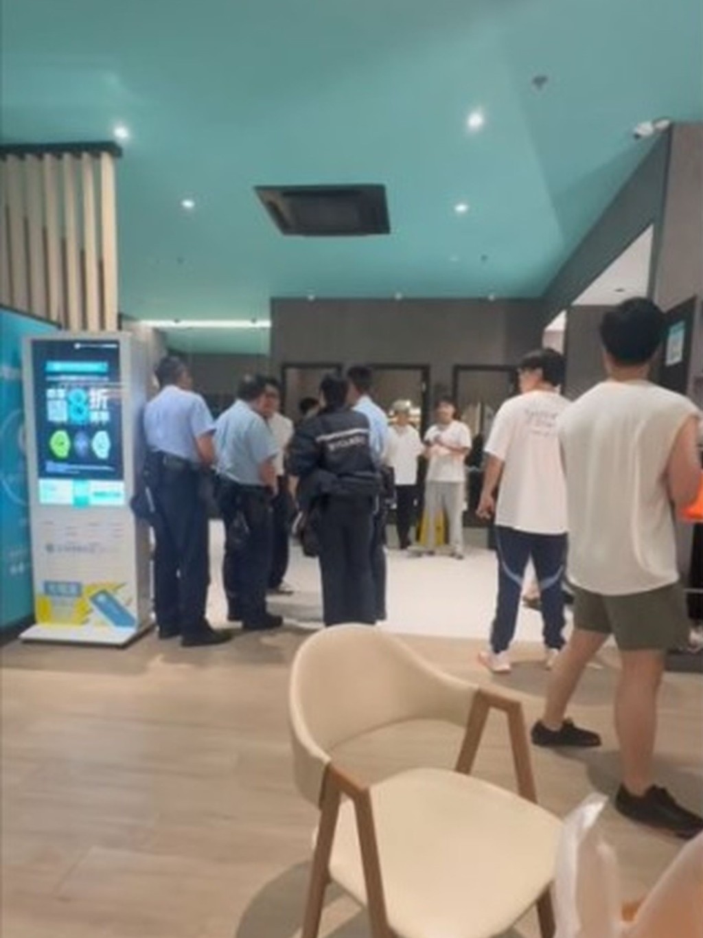警員到場調查。網上圖片 警員到場調查。網上圖片