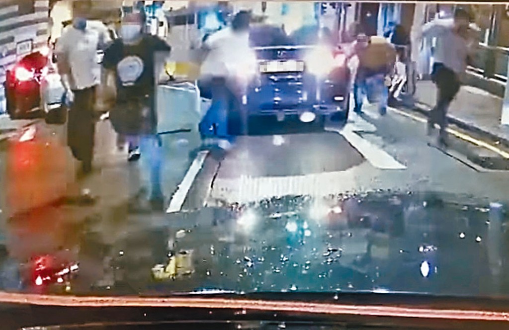 中環槍擊案警方再拘六名男子。