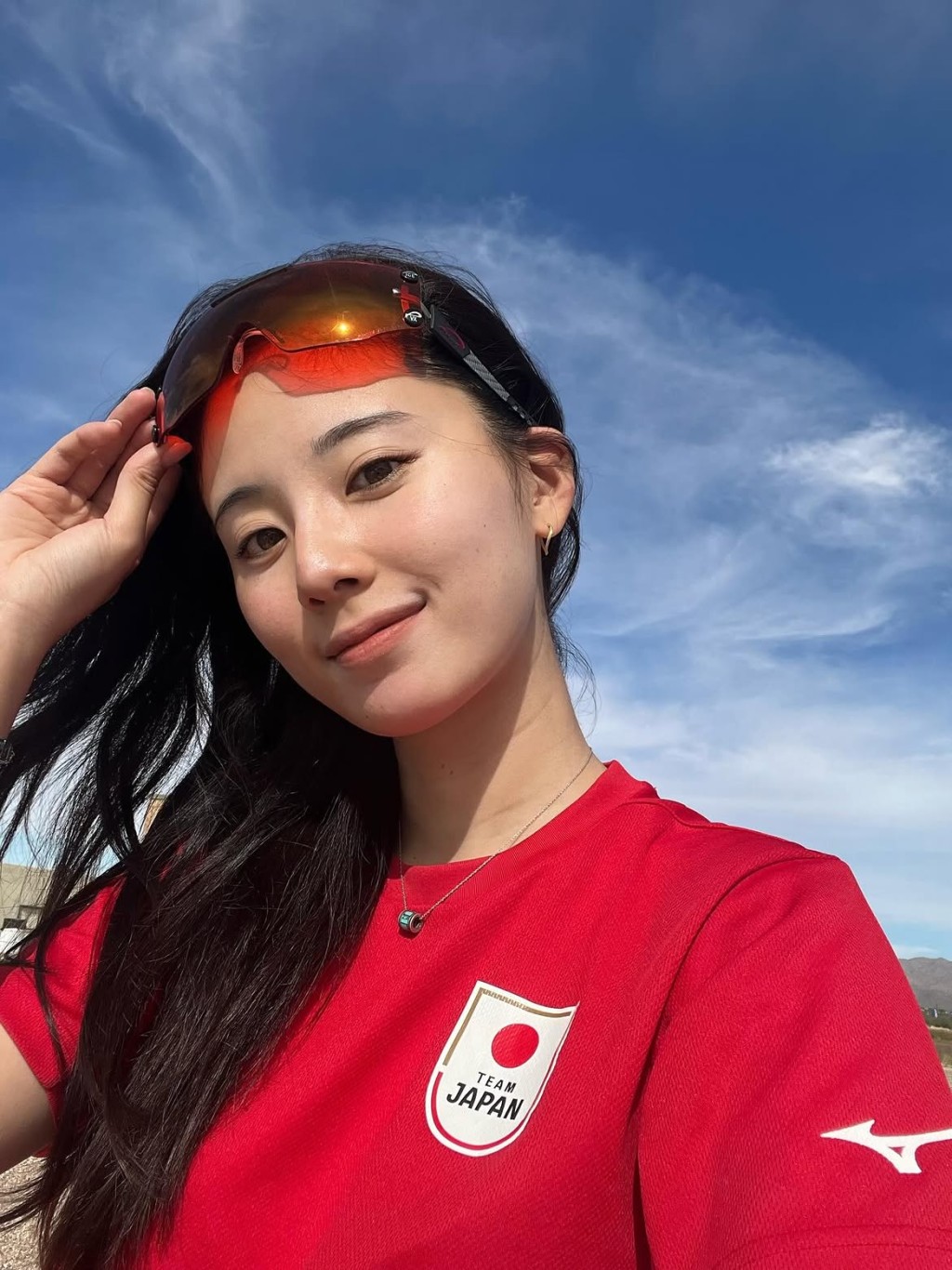 鈴木未來乃擁有亮麗外型與傳奇般的入行經歷。Instagram@honjo_mirano