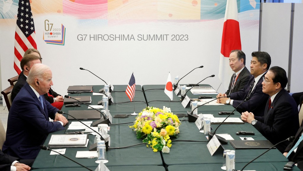 拜登和岸田文雄在G7峰會前舉行雙邊會談。 路透社