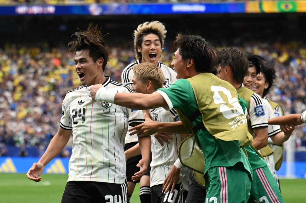 佐野海舟助日本半场领先1：0。路透社