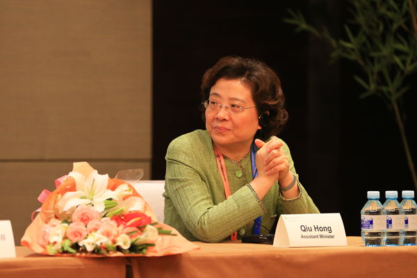 中联办前副主任仇鸿。商务部官网 中联办前副主任仇鸿。商务部官网
