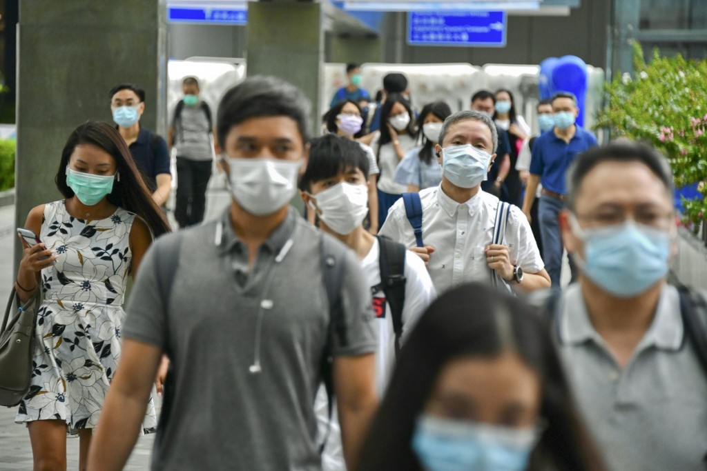 一名29歲公務員發文稱得知女友全家移民，但他欲留港保住工作。資料圖片