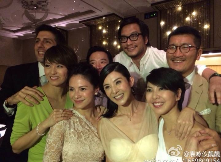 楊采妮與邱韶智當年婚禮好多好姊妹出席。