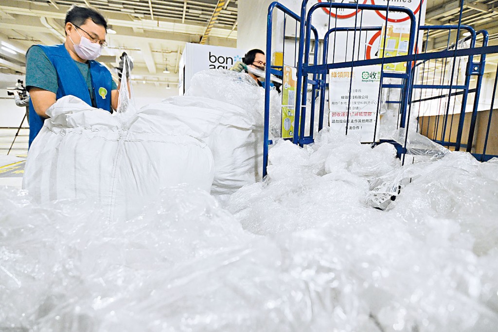 綠領行動工商廈塑膠回收計畫，以包裝膠膜比重佔最高。