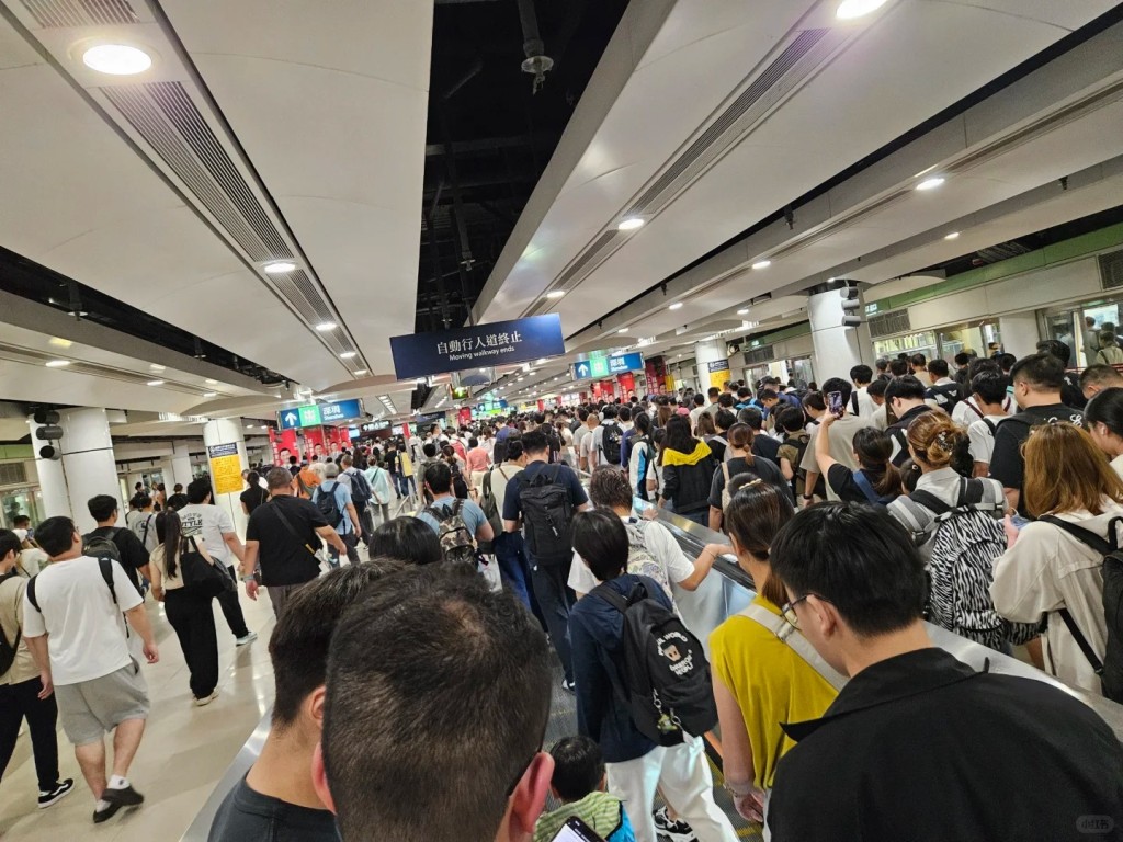 大量港人习惯到深圳消费娱乐，推动深圳口岸成为全国通关人次增长最高地方。小红书