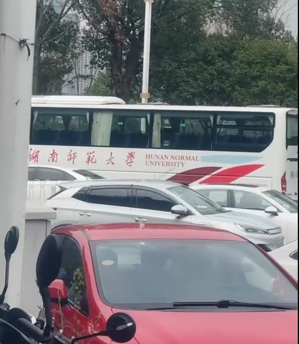 涉事的校巴。大风新闻