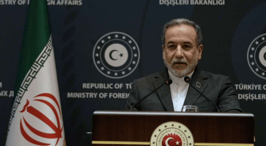 中國罕有地擔任「擔保人」,向德黑蘭承諾美方將遵守協議,並保證伊朗領導人在參與談判期間絕不會遭到暗殺,終令原本疑慮重重的伊朗回心轉意。 中國罕有地擔任「擔保人」,向德黑蘭承諾美方將遵守協議,並保證伊朗領導人在參與談判期間絕不會遭到暗殺,終令原本疑慮重重的伊朗回心轉意。