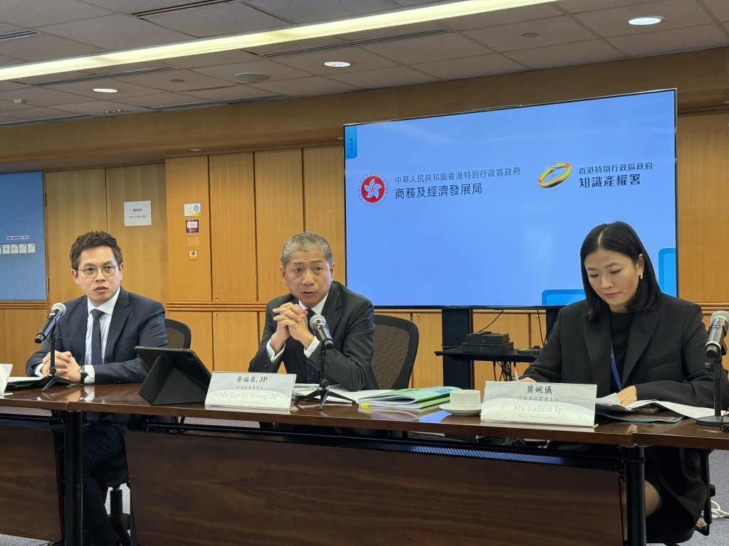 商經局與知識產權署重點介紹落實2025年《施政報告》中推動知識產權貿易主要措施的工作。曹露尹攝